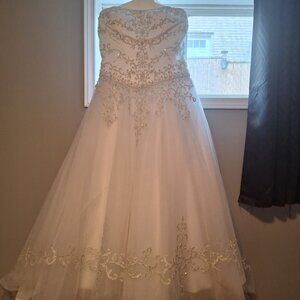 Wedding dress